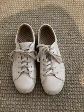 Taos white leather tennis shoe